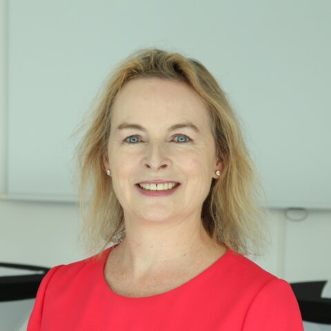 Headshot of Prof Fionnuala McAuliffe